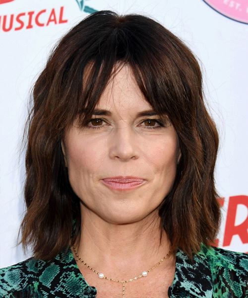 Neve Campbell Medium-Length Hairstyle With Subtle Waves