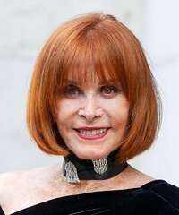 Stefanie Powers Hairstyles