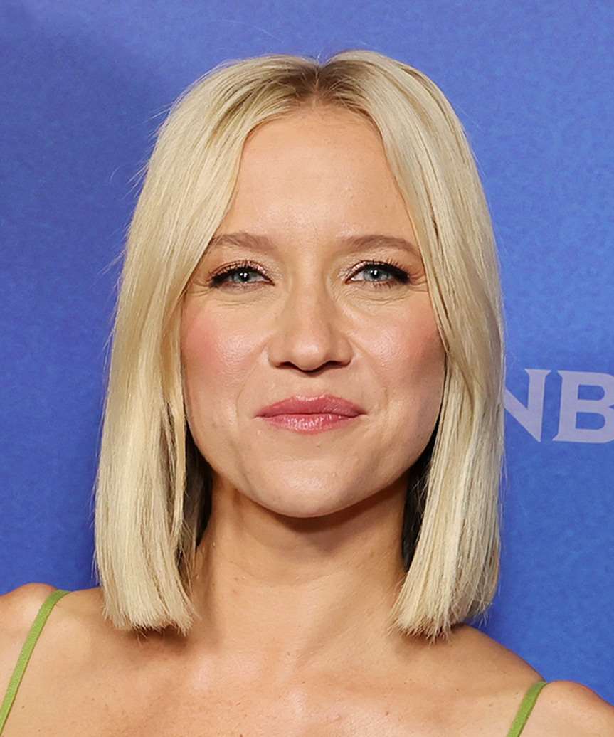 Jessy Schram Blunt Bob Haircut