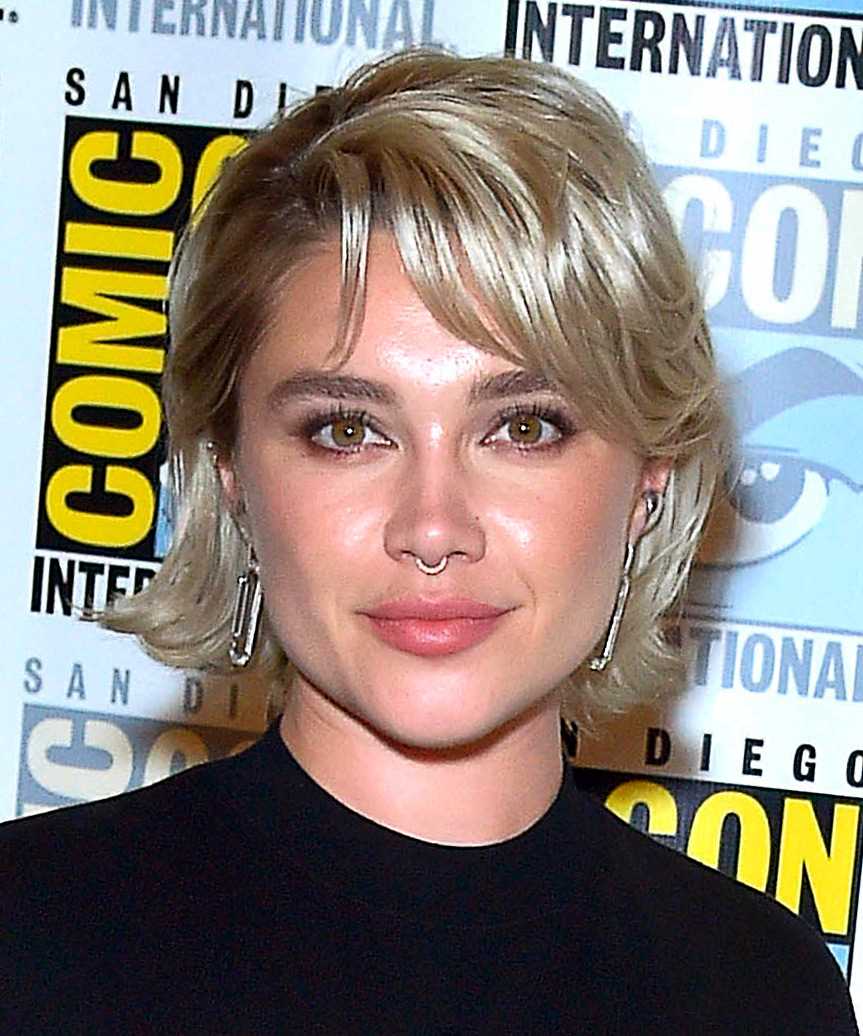 Florence Pugh Medium-Length Hairstyle With Flicked Ends