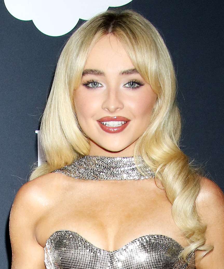 Sabrina Carpenter Hairstyle With Mid-End Curls