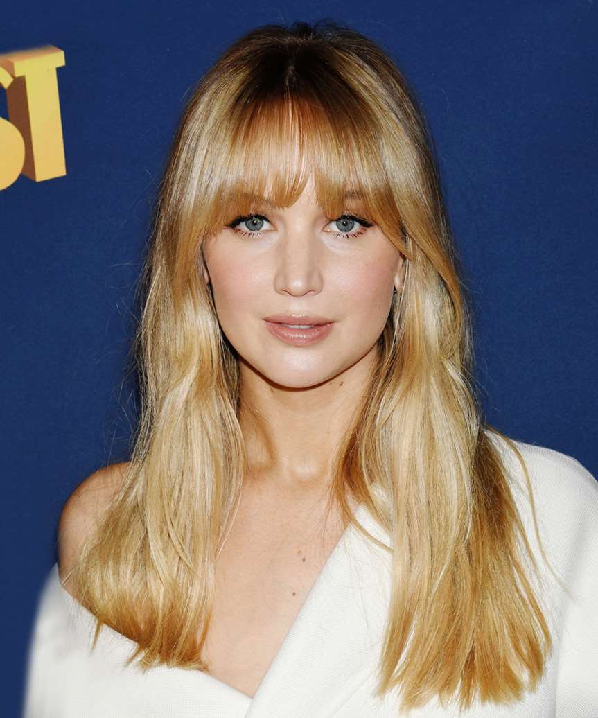 Jennifer Lawrence Simple Hairstyle With Classic Bangs