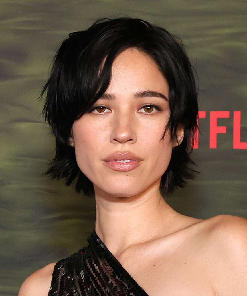 Kelsey Asbille Short Edgy Bob Haircut - TheHairStyler.com