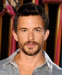 Jonathan Bailey Hairstyles