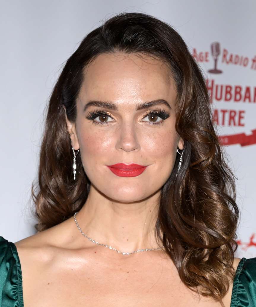 Erin Cahill Long Hairstyle With Curls