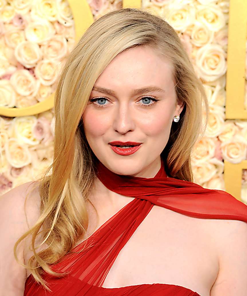 Dakota Fanning Hairstyle - Golden Globe Awards 2025