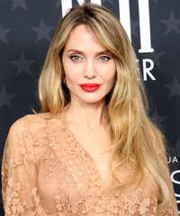 Angelina Jolie Hairstyles