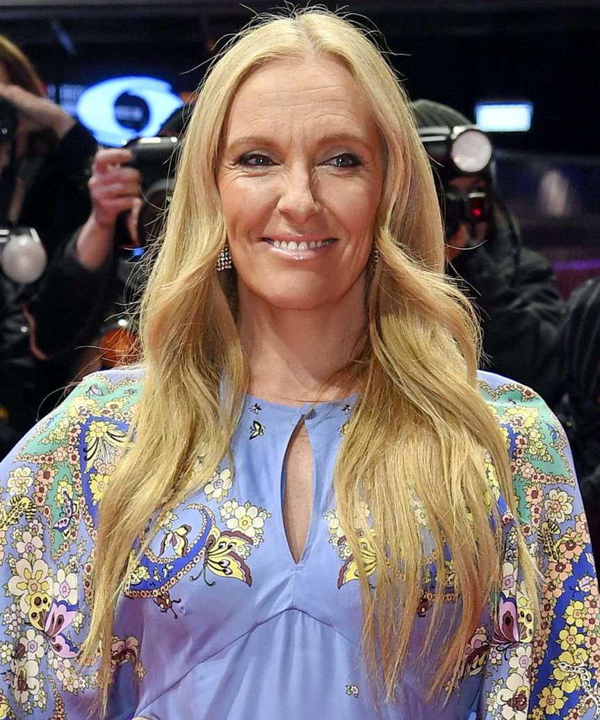 Toni Collette Face-Framing Hairstyle