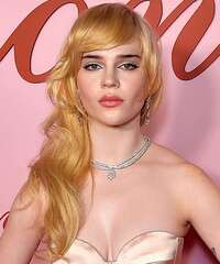 Sophie Thatcher Hairstyles