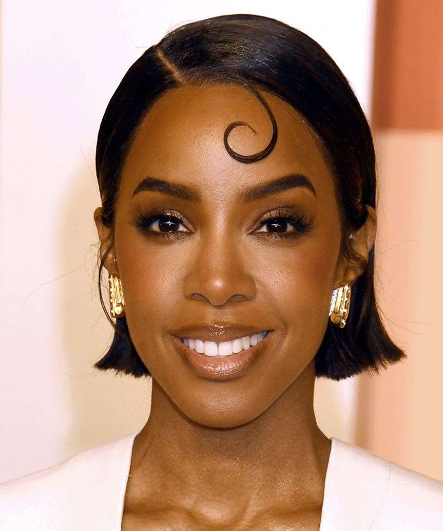 Kelly Rowland Short And Sleek Blunt Bob