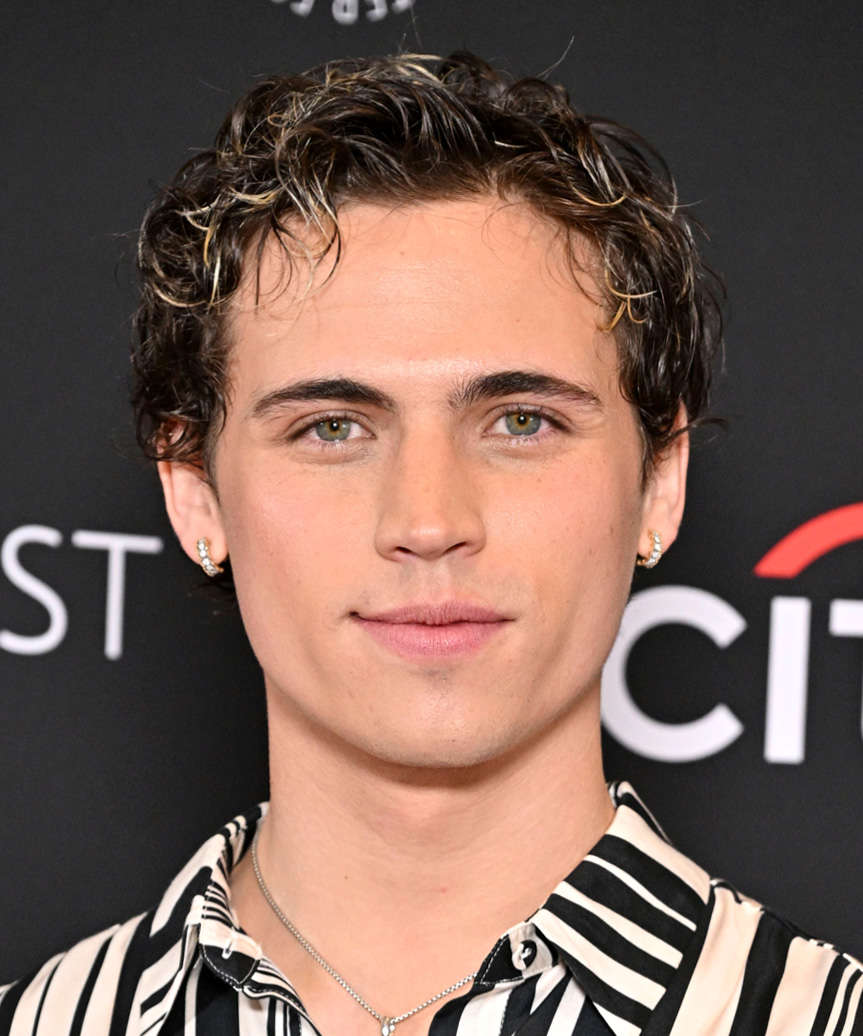 Tanner-Buchanan Hairstyle With Waves