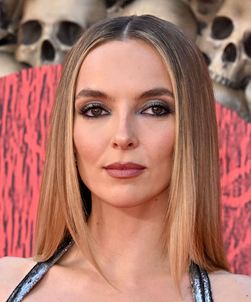 Jodie Comer Sleek Medium-Length Hairstyle