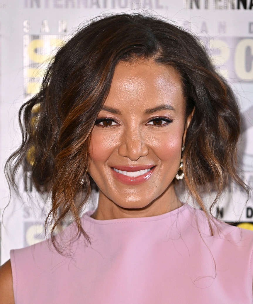 Heather Hemmens Medium-Length Hairstyle With Curls