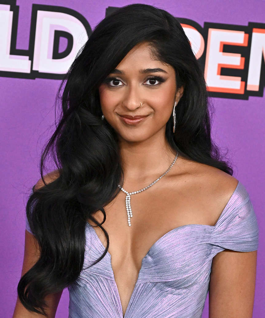 Maitreyi Ramakrishnan Long Hairstyle With Big Curls