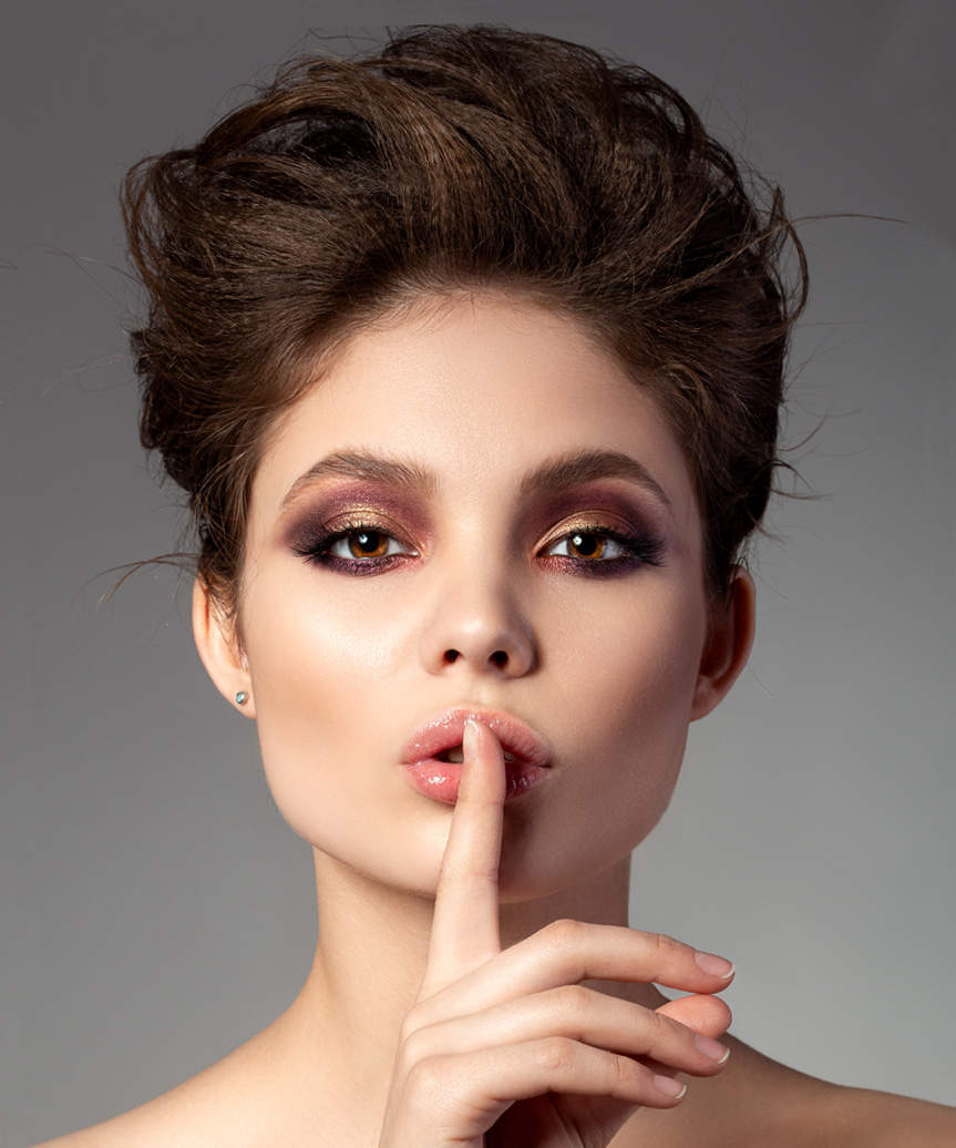 Short Crimped Hairstyle With Volume