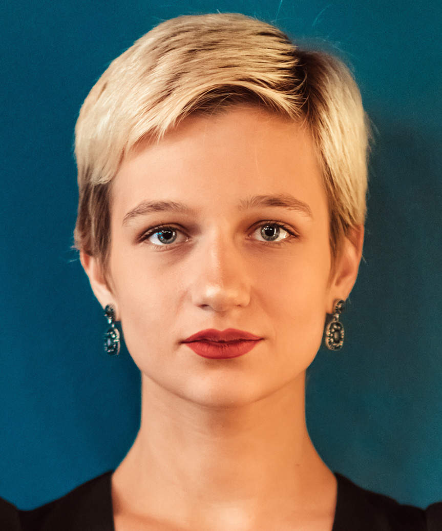 Modern Two-Tone Pixie Hair Cut
