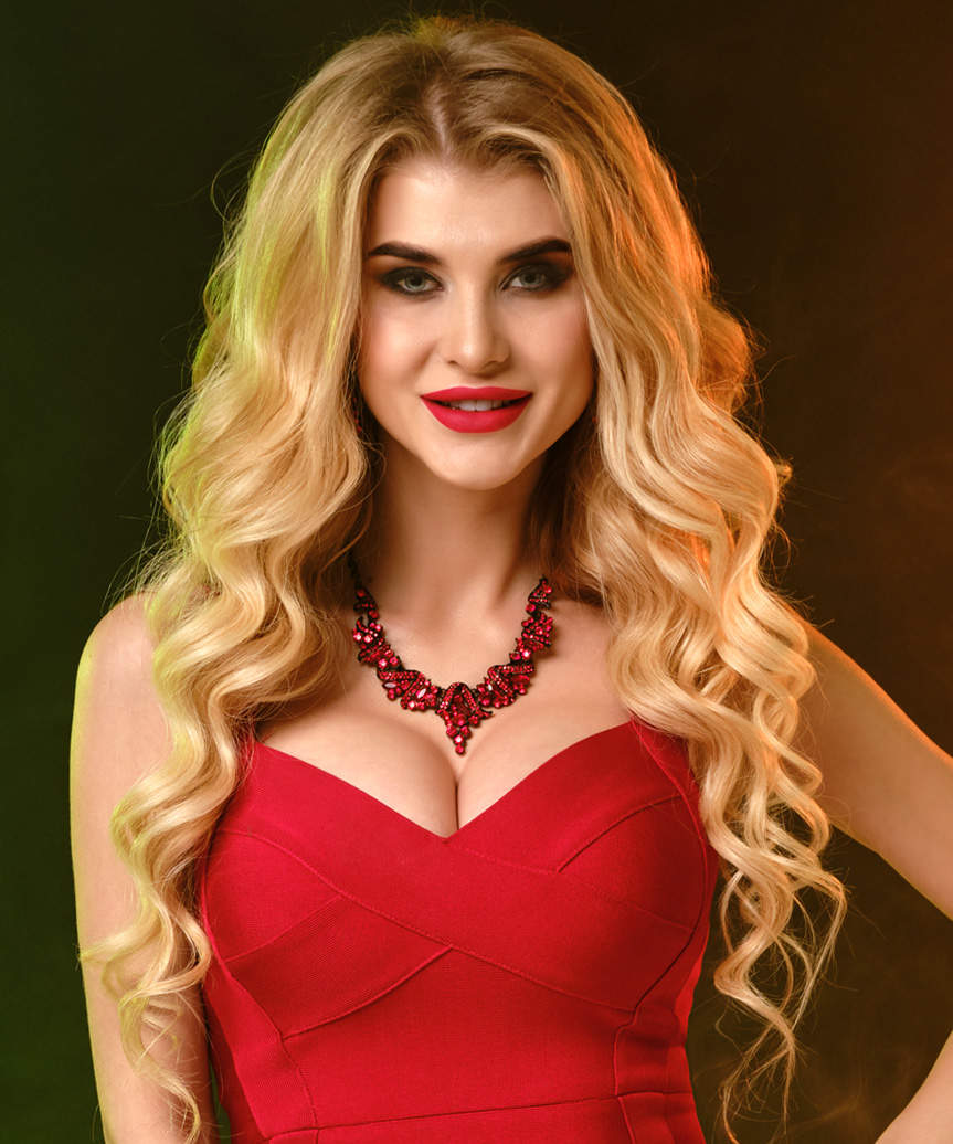 Long Bold Hairstyle With Curls