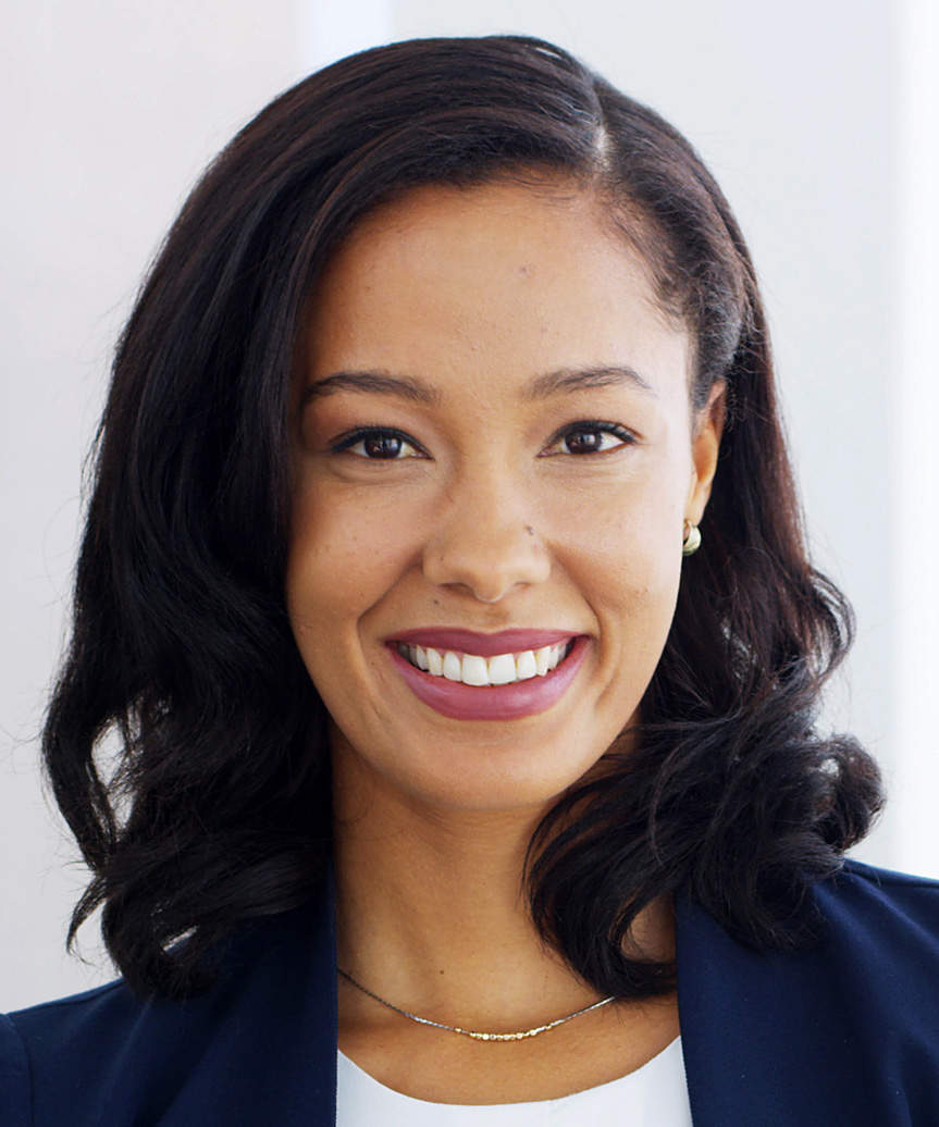 Shoulder-Length Hairstyle With Mid-To-End Curls