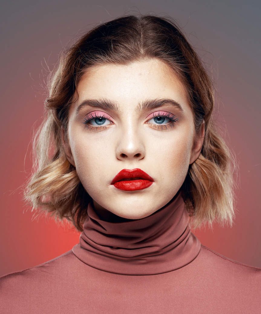 Short Hairstyle With Mid-To-End Waves 