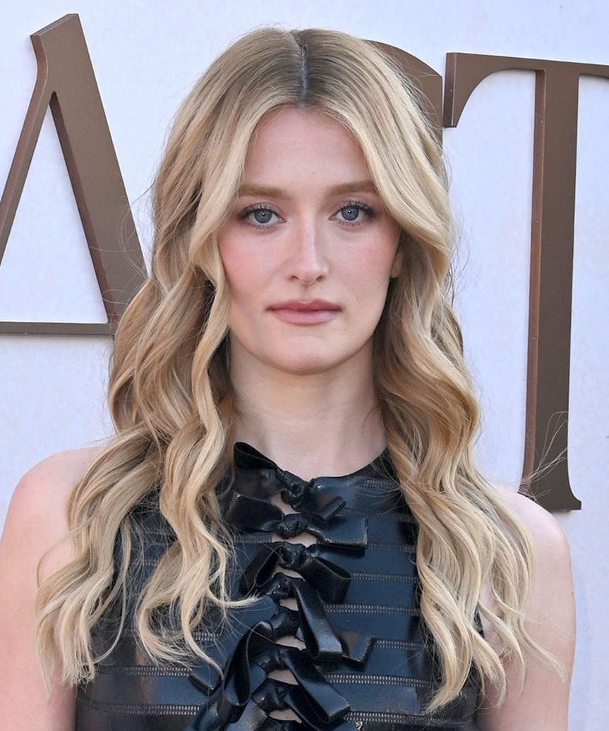 Sarah Pidgeon Long Hairstyle With Soft Waves