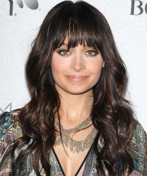 Nicole Richie Dark hairstyle with grown out bangs