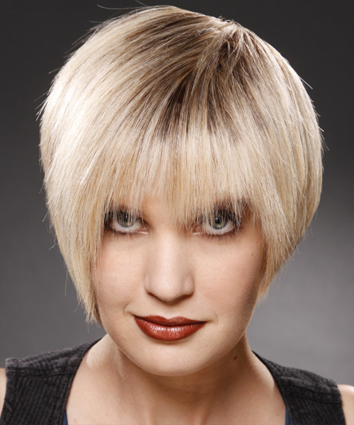 Short Sleek Light Champagne Blonde Hairstyle