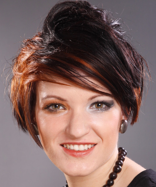 Short Messy Two-Tone Hairstyle For Straight Hair