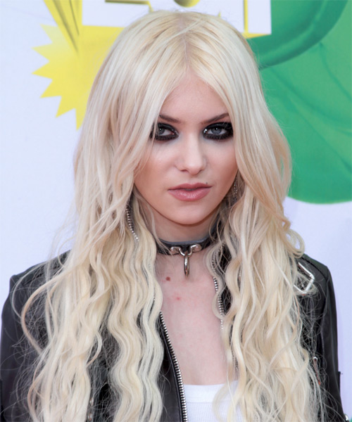 Taylor Momsen Hair Color Photos