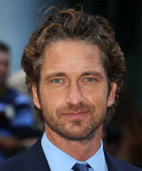 Gerard Butler Short Wavy    Brunette   Hairstyle   with  Red Highlights
