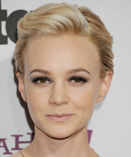 Carey Mulligan Short Straight    Champagne Blonde     with Light Blonde Highlights