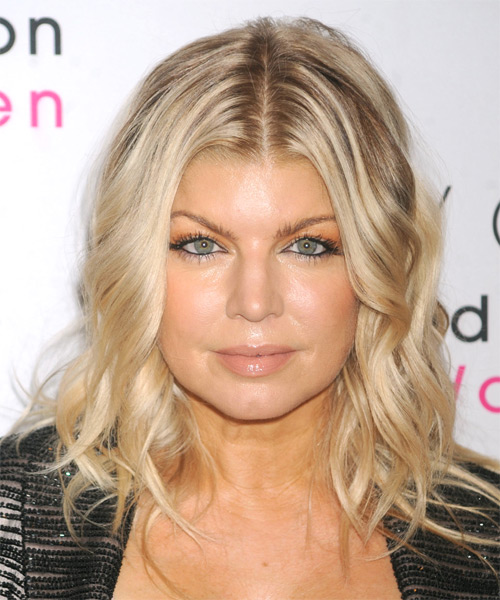 Fergie Medium Wavy hairstyle