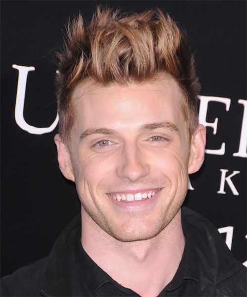Jeremiah Brent  Short Straight   Light Brunette   Hairstyle   with  Blonde Highlights