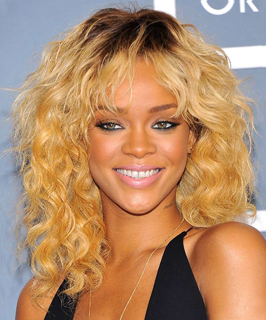 Rihanna Mid-Length Golden Blonde Shaggy Waves - Hairstyles