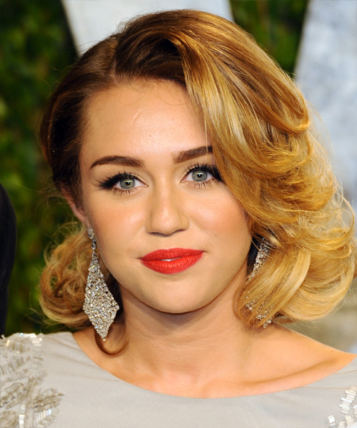Miley Cyrus Long Wavy Hair Ombre