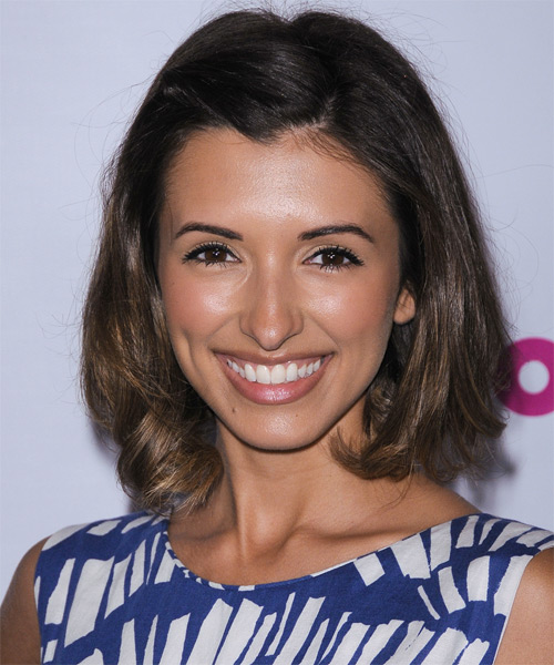 India de Beaufort Medium Straight    Brunette Bob  Haircut