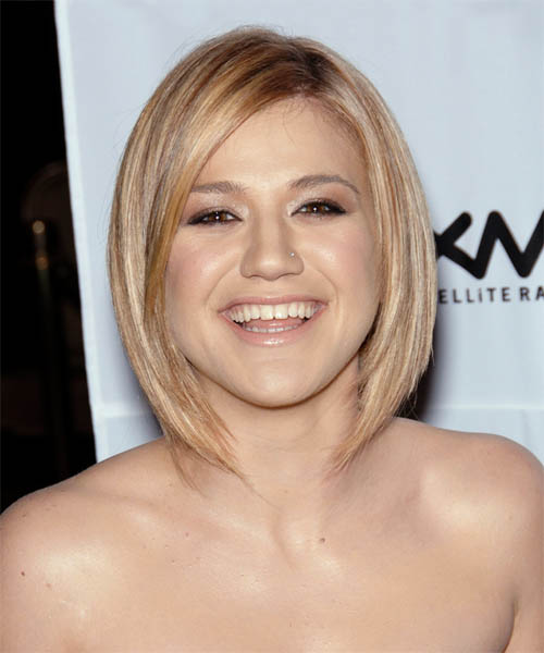 Kelly Clarkson Medium Straight Layered   Strawberry Blonde Bob