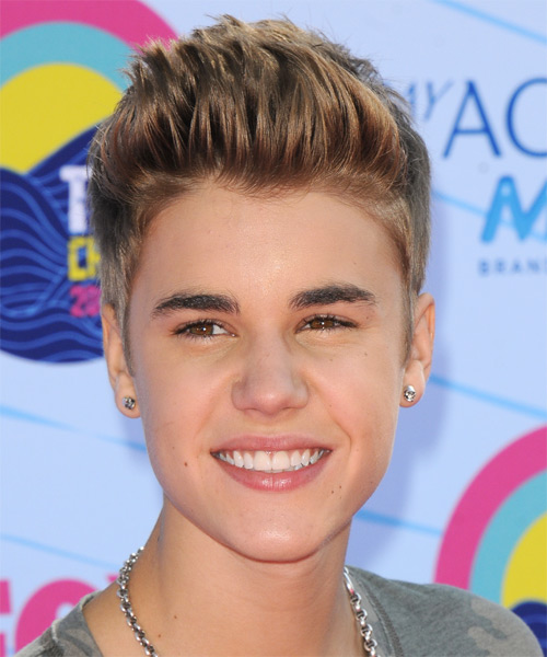 Justin Biebers Bowl Cut Is Growing Back
