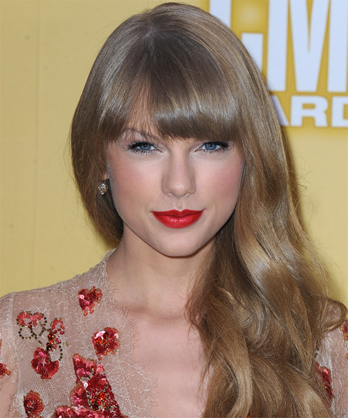 Taylor Swift Long Wavy   Dark Ash Blonde   Hairstyle with Blunt Cut Bangs