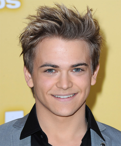 Hunter Hayes Short Straight    Champagne Blonde   Hairstyle   with Light Blonde Highlights