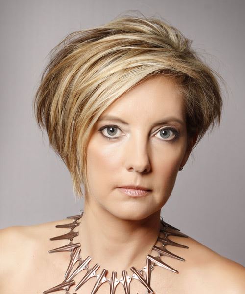 Short Tapered Hairstyle With Zig-Zag Side Part
