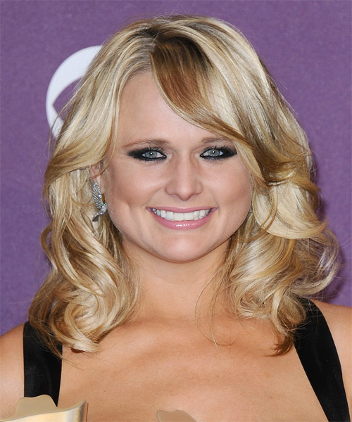 Miranda Lambert Medium Wavy    Blonde   with Side Swept Bangs