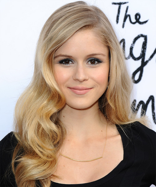 Erin Moriarty Long Wavy    Strawberry Blonde   Hairstyle   with Light Blonde Highlights