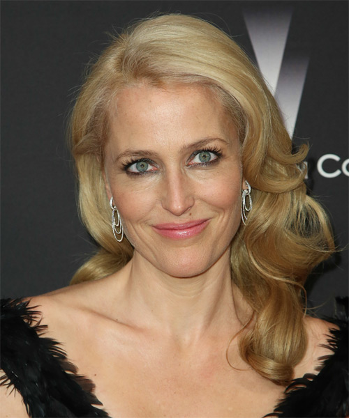 Gillian Anderson Long Wavy Blonde Hairstyle for Women Over 40