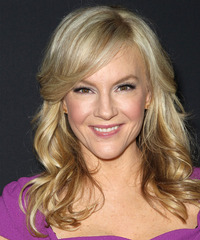 Rachael Harris Hairstyles