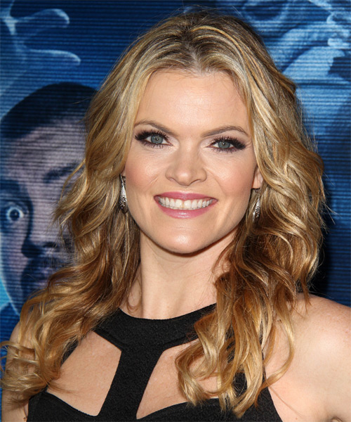 Missi Pyle Long Wavy    Golden Blonde   Hairstyle   with Light Blonde Highlights