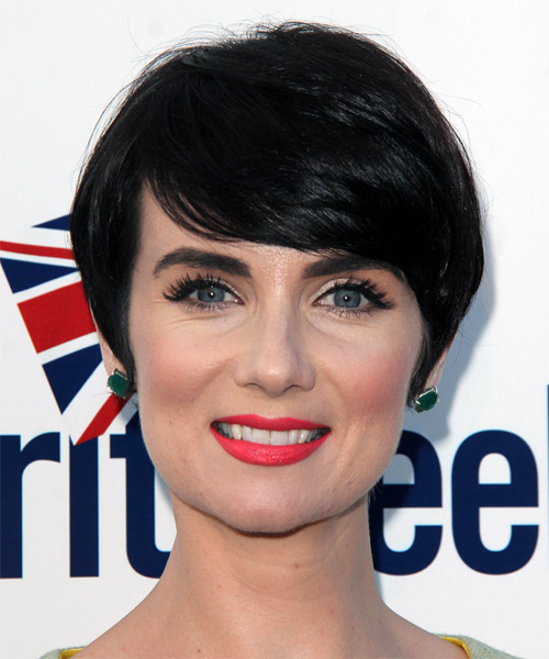Victoria Summer Short Straight   Black    Hairstyle with Side Swept Bangs