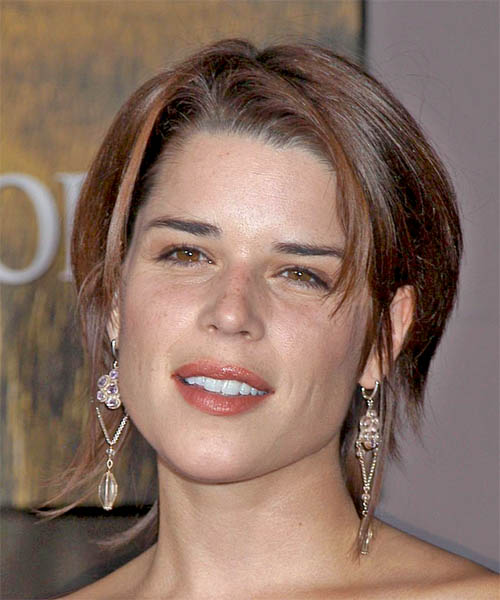 Neve Campbell Medium Straight     Hairstyle