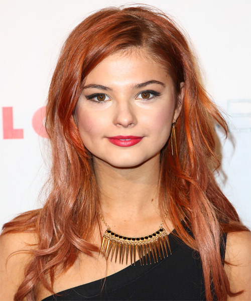 Stefanie Scott medium length hairstyle