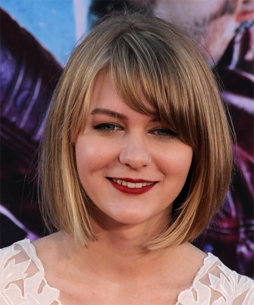 Ryan Simpkins Medium Straight Dark Blonde Bob Haircut With Side