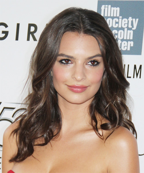 Emily Ratajkowski Long Wavy Brunette Hairstyle